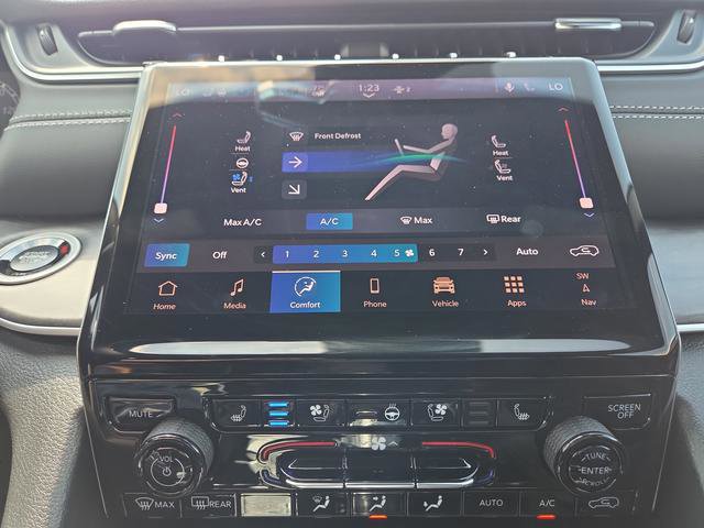 New 2025 Jeep Grand Cherokee Limited w/ Luxury Tech Group II image 20