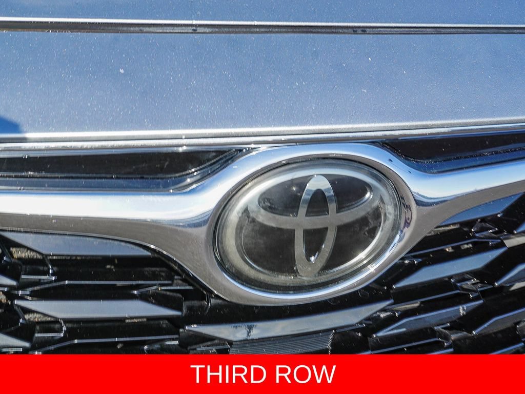 Used 2021 Toyota Highlander Limited FWD image 11