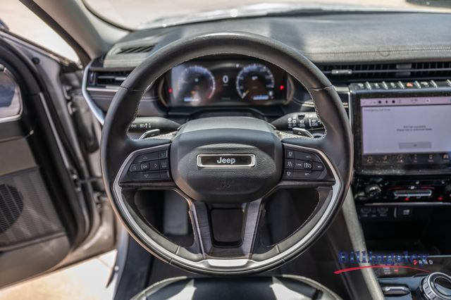 Used 2023 Jeep Grand Cherokee L Limited AWD/4WD image 12