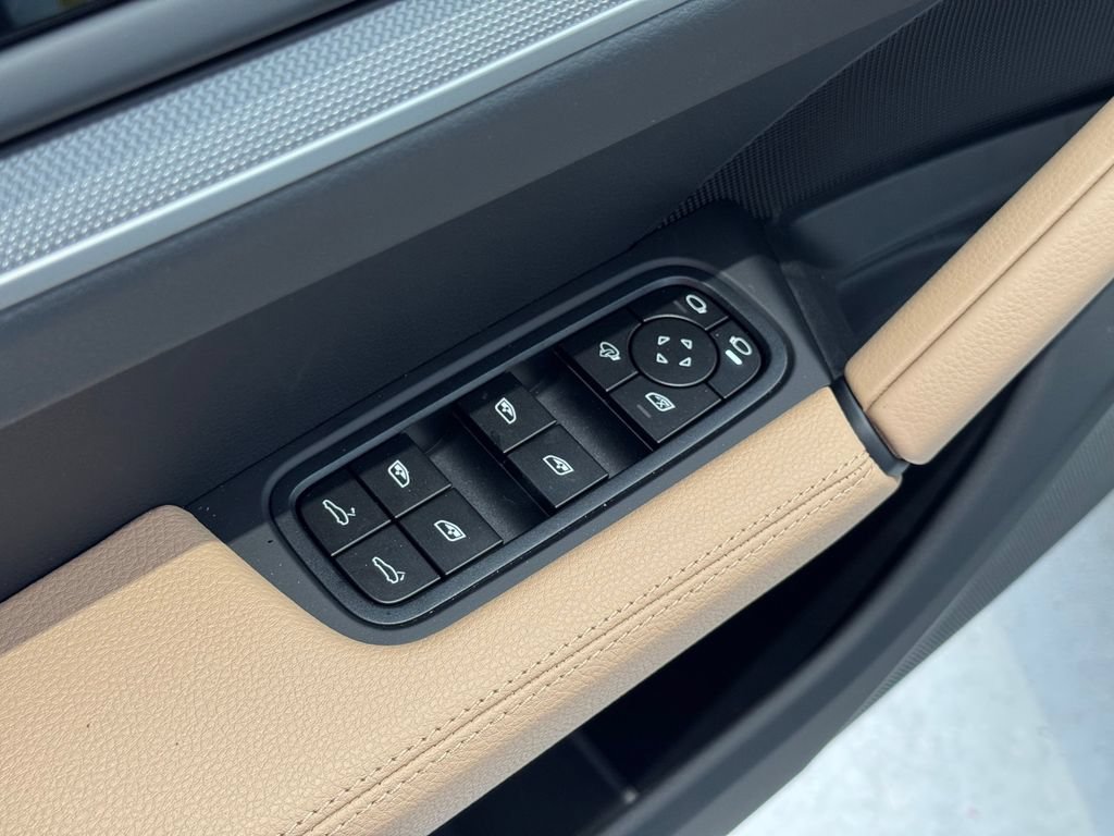 New 2026 Porsche Cayenne Coupe AWD/4WD image 19