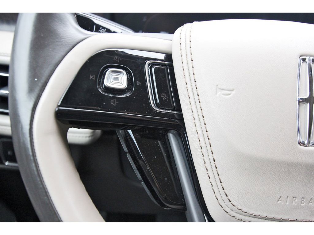 Used 2020 Lincoln Aviator Reserve w/ Equipment Group 202A image 13