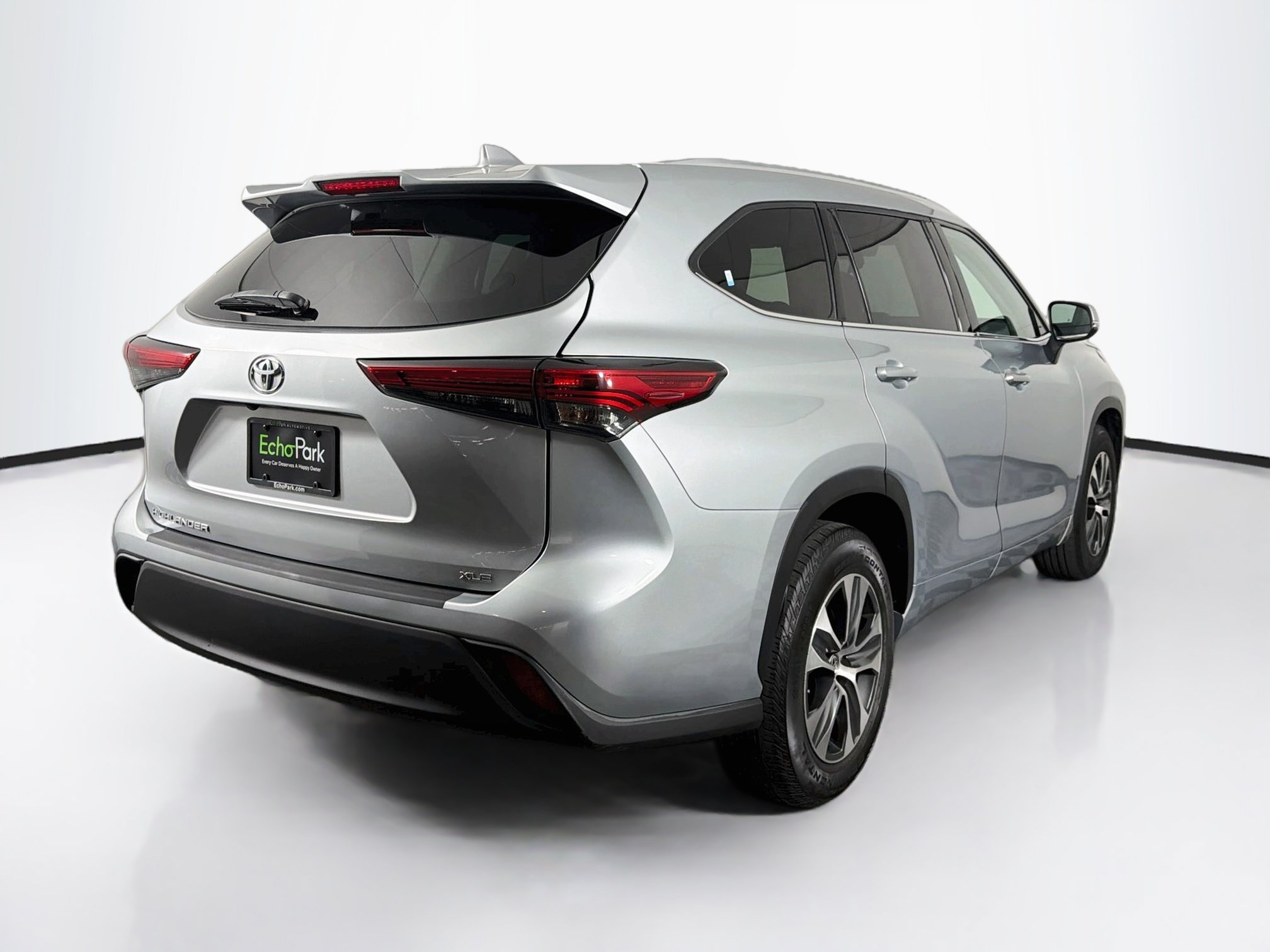 Used 2021 Toyota Highlander XLE FWD image 9