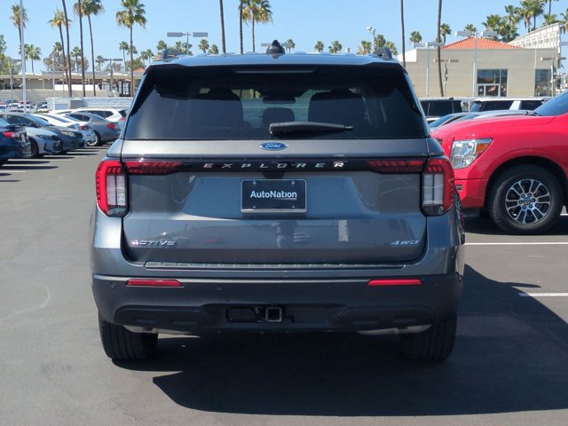 Used 2025 Ford Explorer Active AWD/4WD image 7