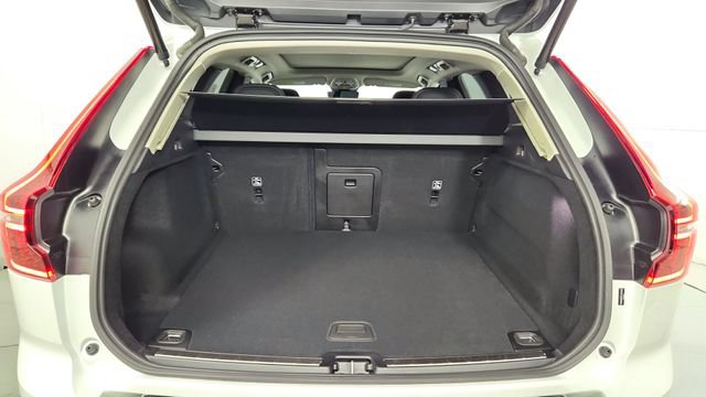 New 2026 Volvo XC60 B5 Plus w/ Protection Package Premier AWD/4WD image 39