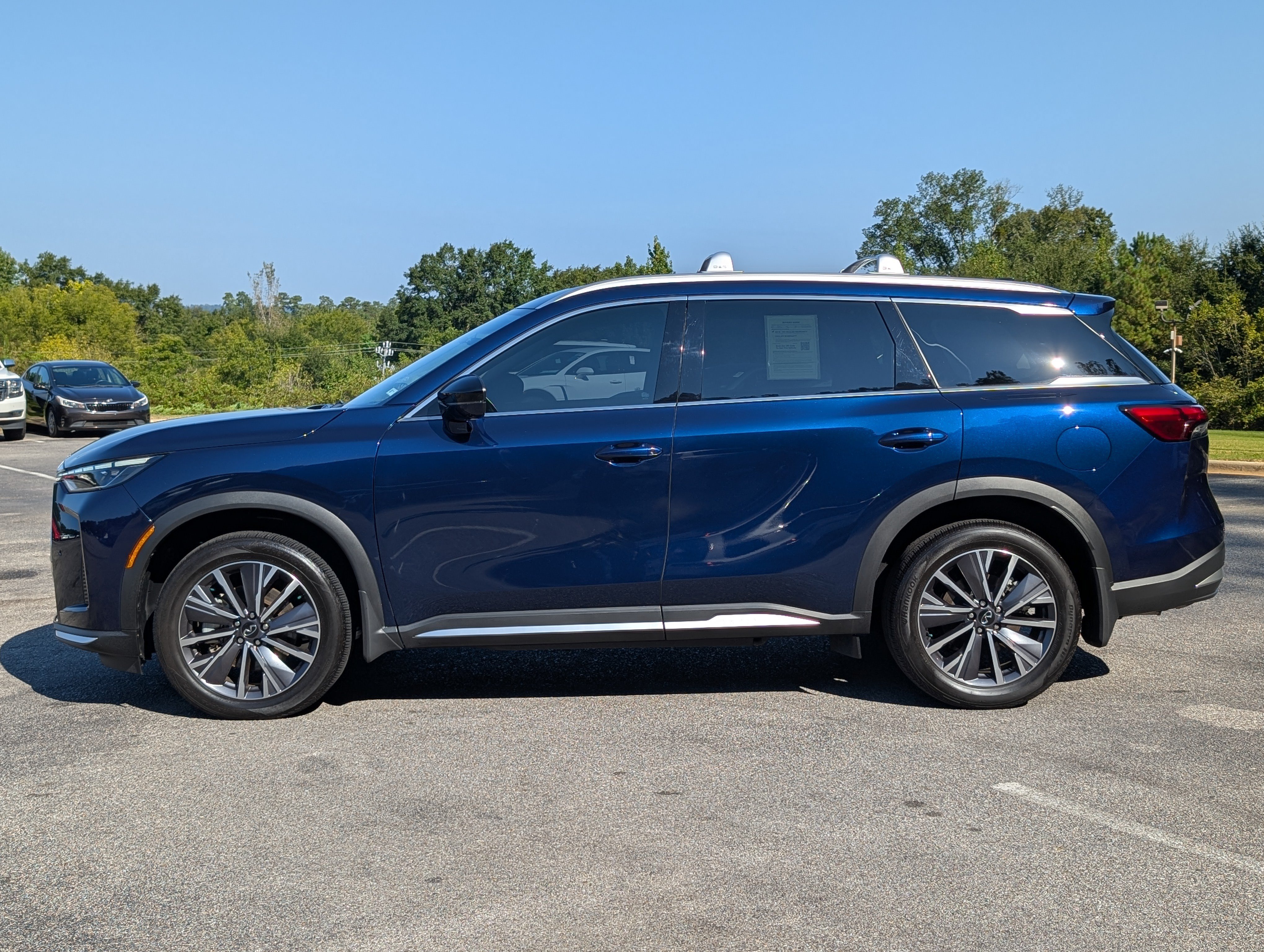 Used 2026 INFINITI QX60 Luxe w/ Family Package FWD image 6