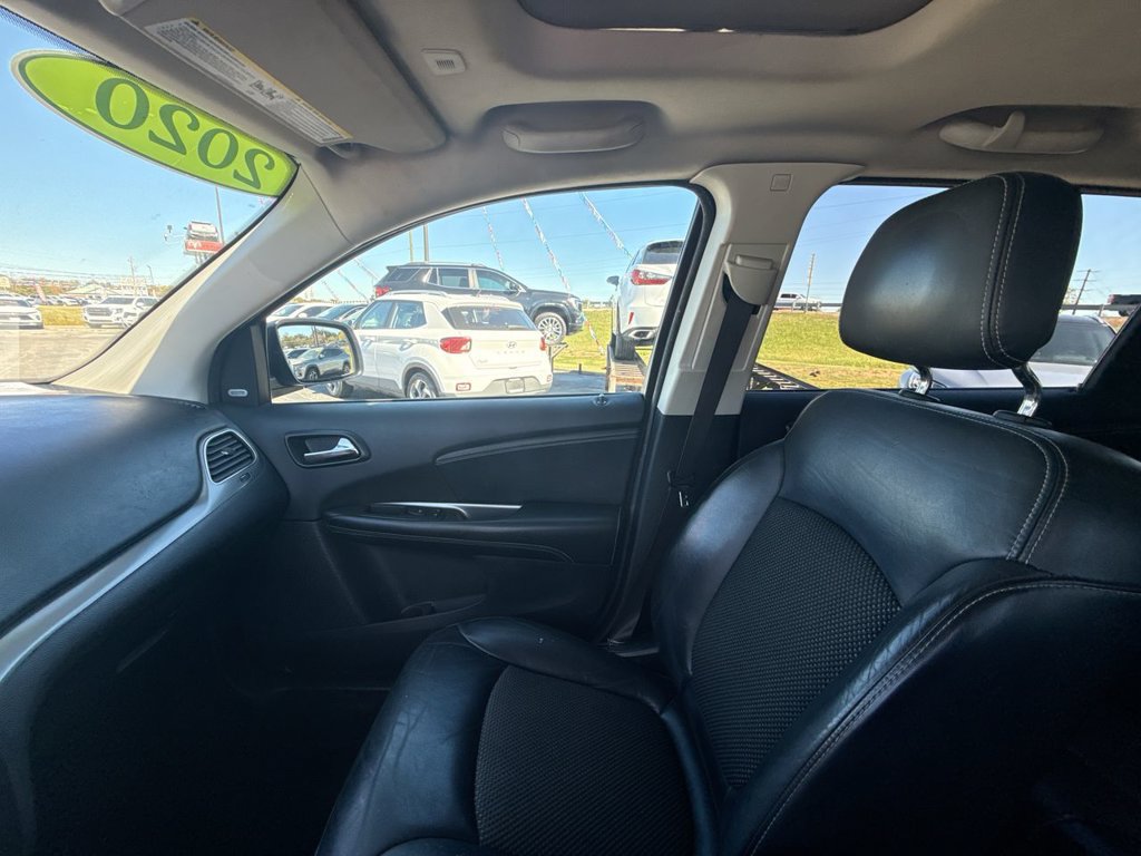 Used 2020 Dodge Journey Crossroad w/ Popular Equipment Group FWD image 24