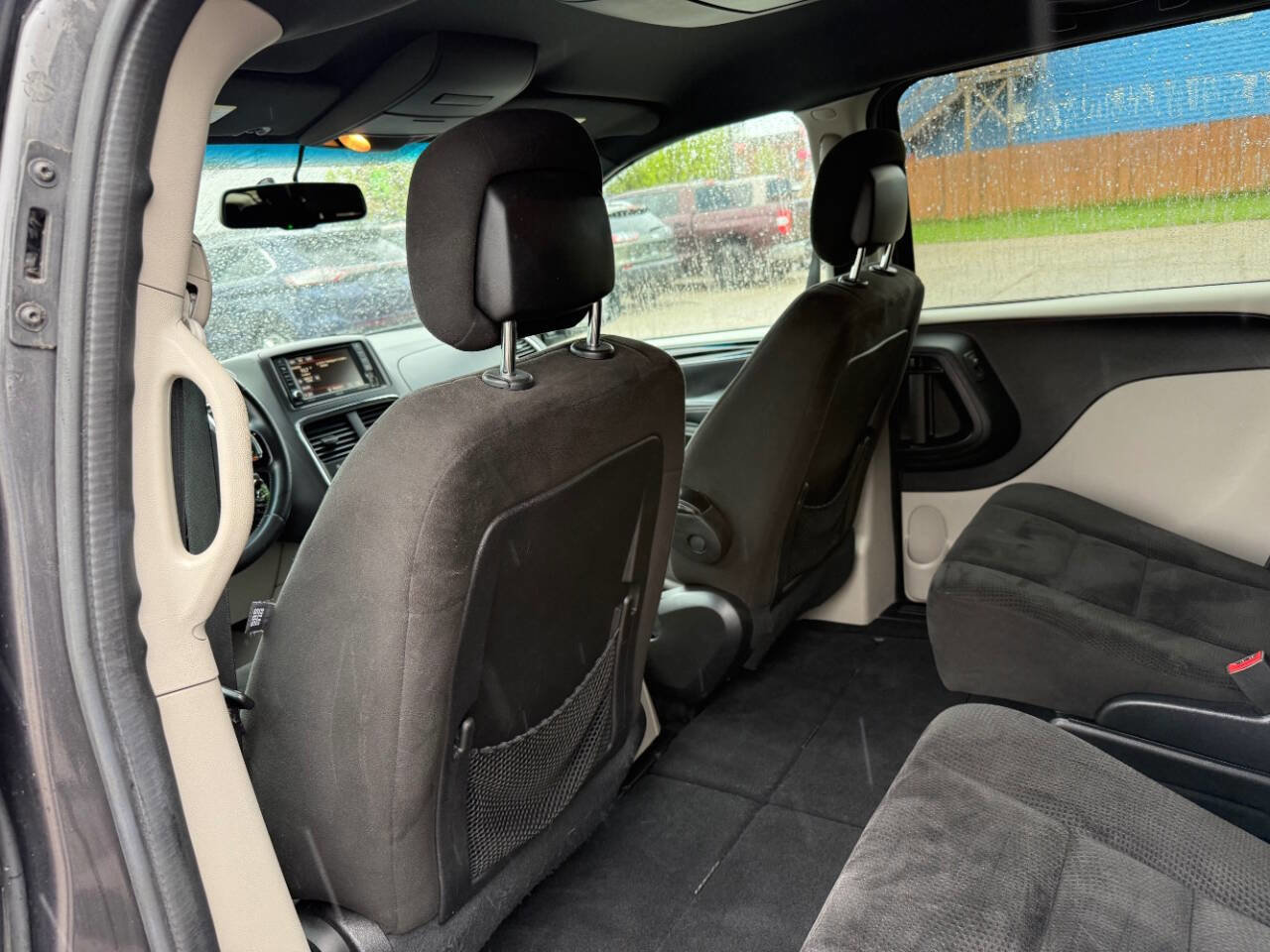 Used 2016 Dodge Grand Caravan SE FWD image 22