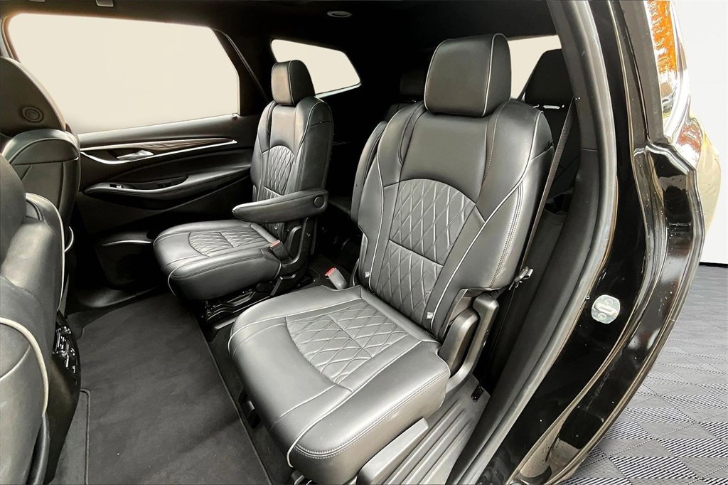 Used 2022 Buick Enclave Avenir w/ Avenir Technology Package image 26