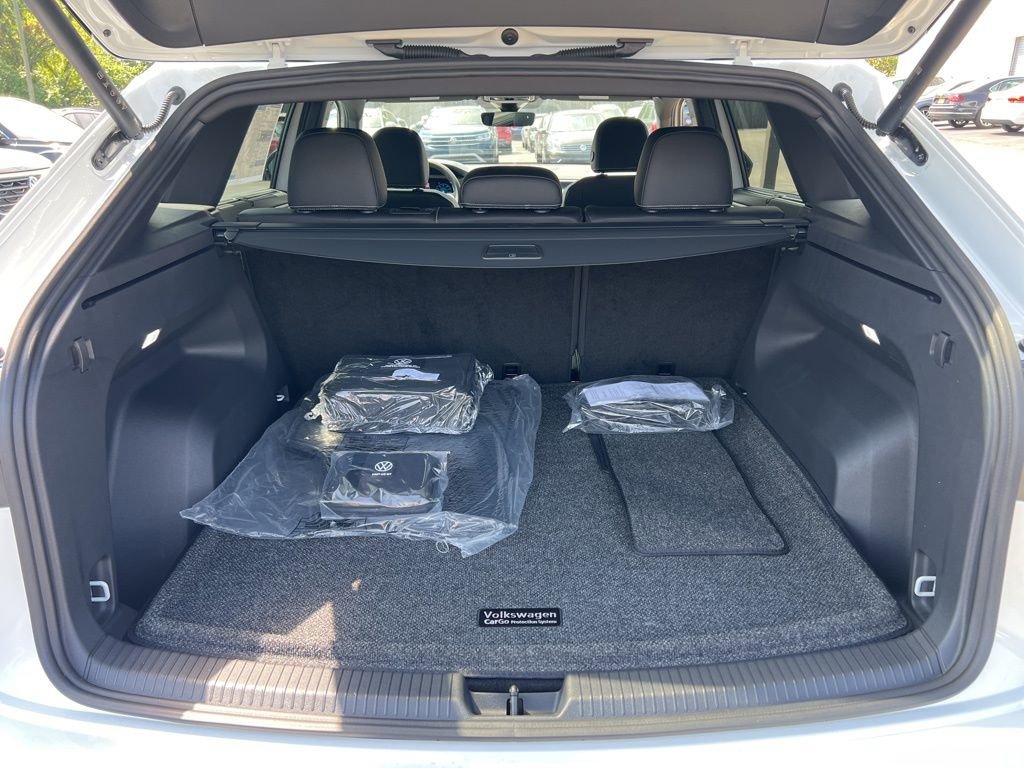 New 2026 Volkswagen Atlas Cross Sport SEL R-Line image 13