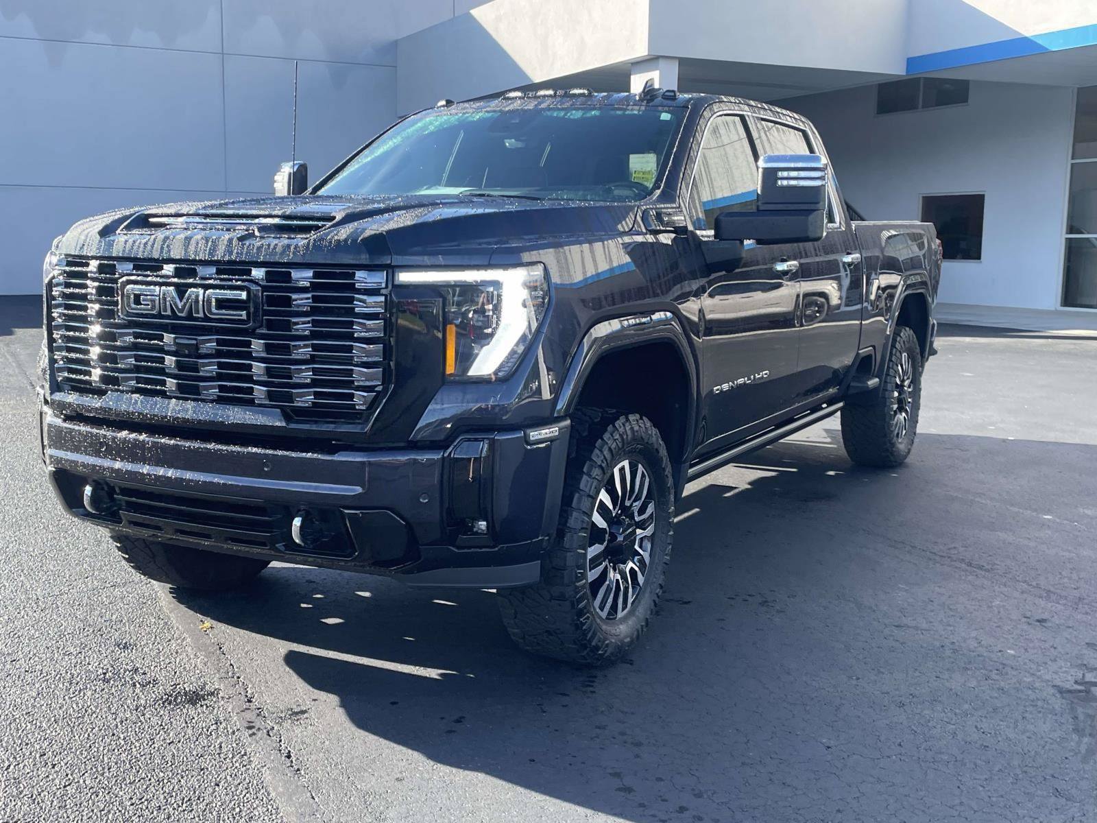 Certified 2025 GMC Sierra 2500 Denali Ultimate w/ Max Trailering Package AWD/4WD image 8