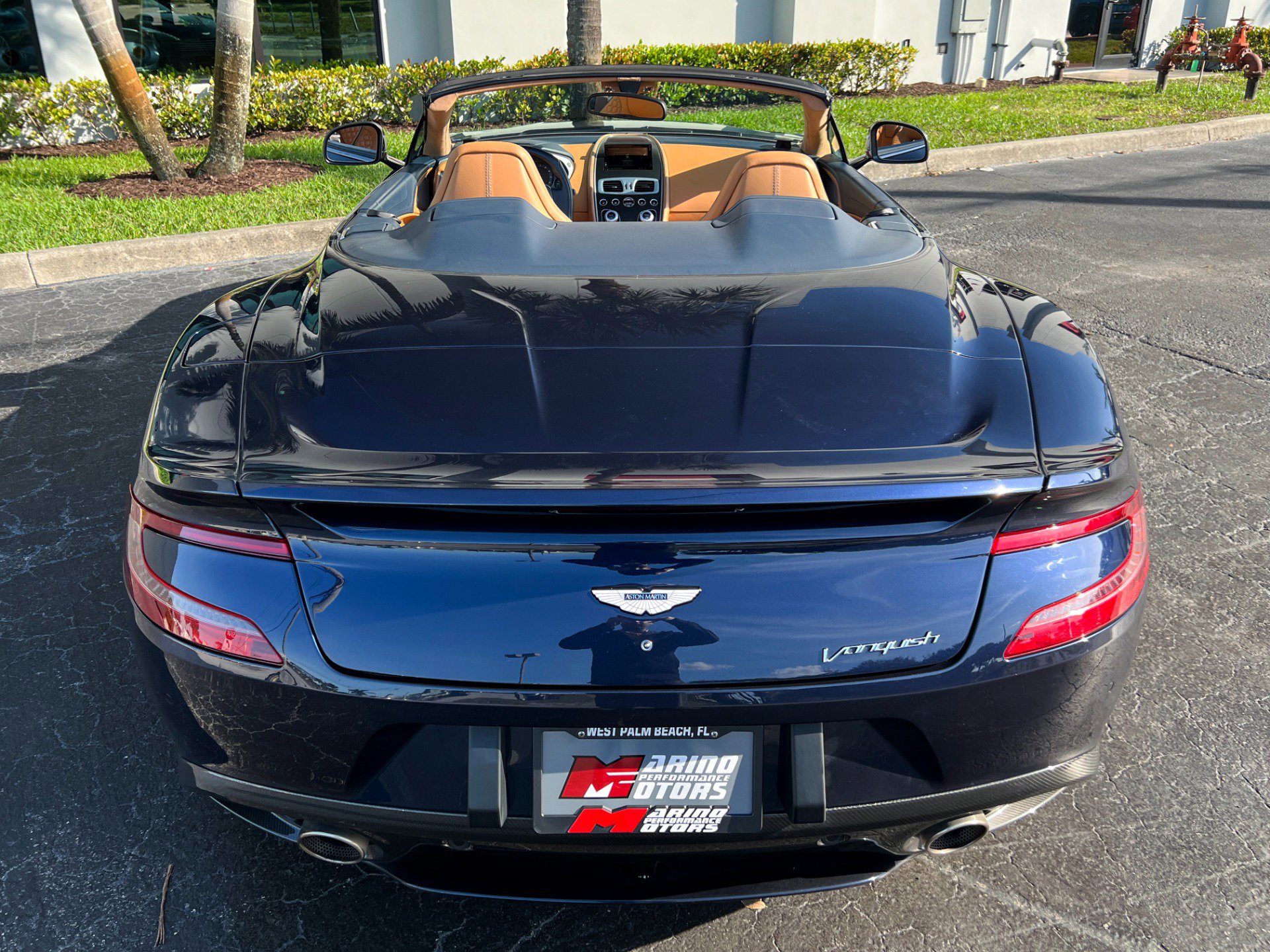 Used 2014 Aston Martin Vanquish Volante image 18
