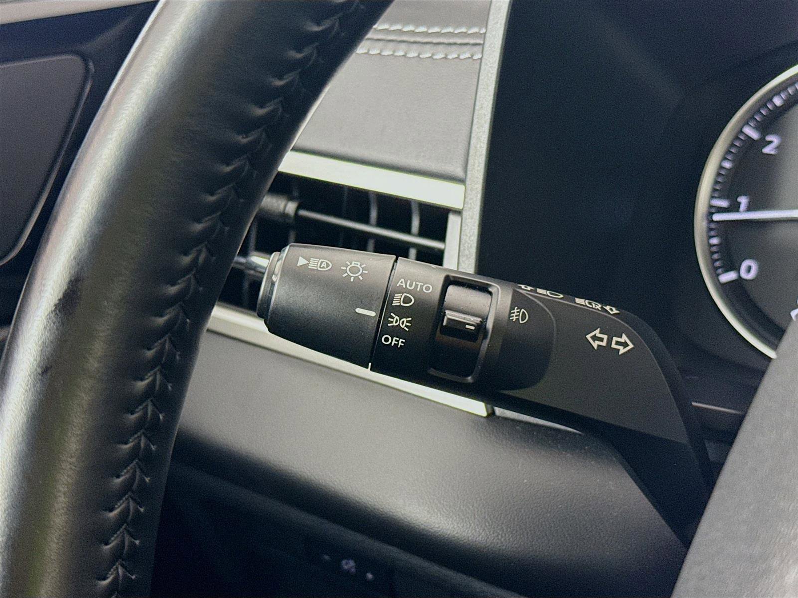 Used 2024 Mitsubishi Outlander SE image 5