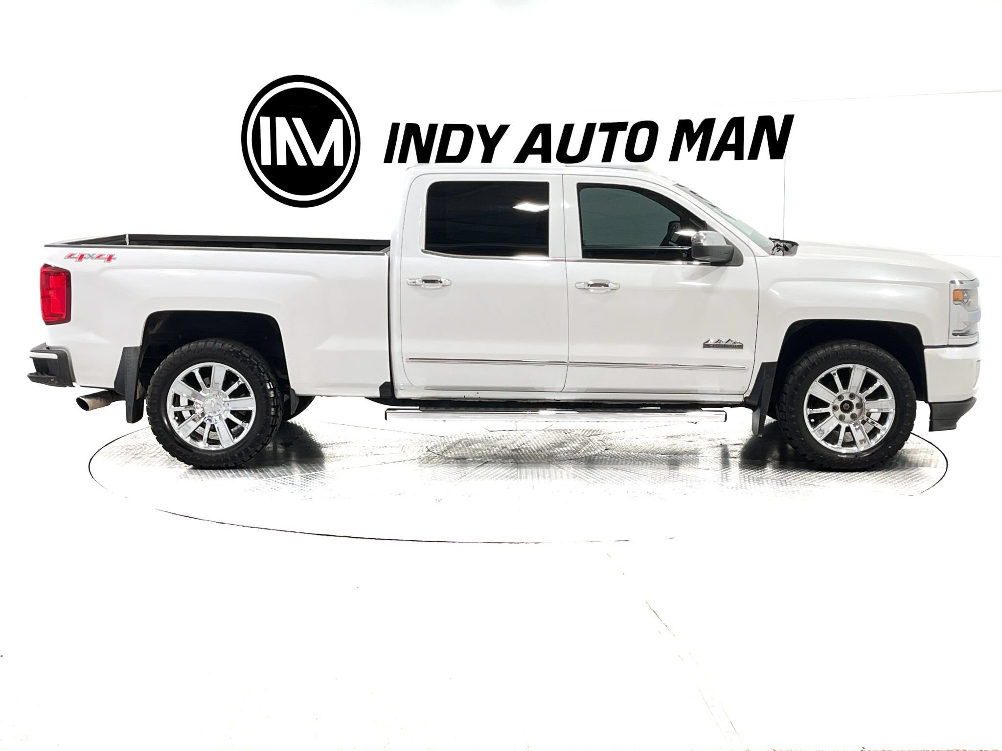Used 2016 Chevrolet Silverado 1500 High Country w/ High Country Premium Package AWD/4WD image 3