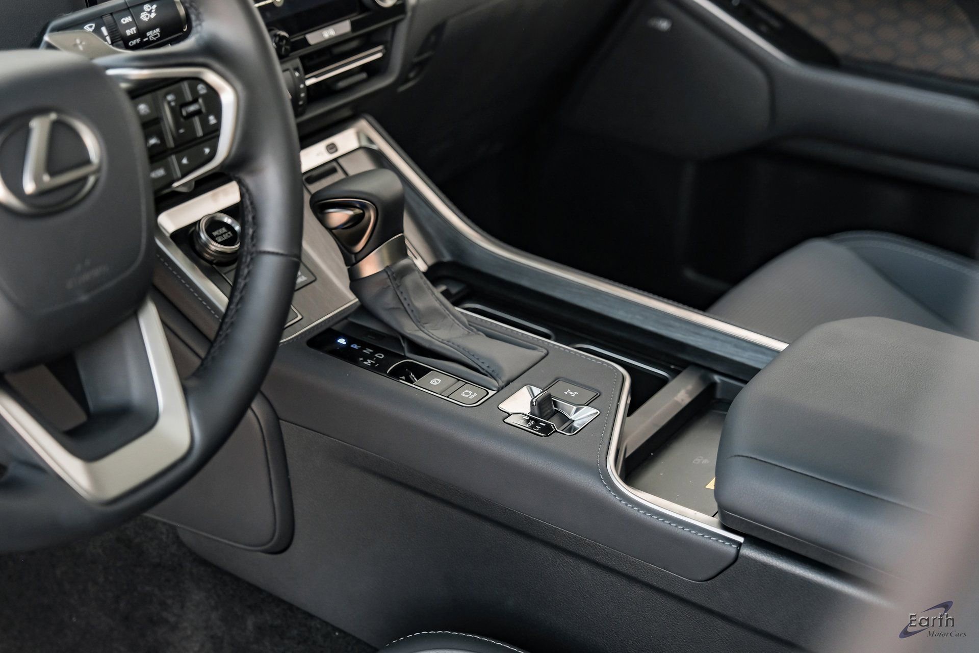 Used 2025 Lexus GX 550 550 Luxury+ HUD Vossen Wheels w/ Accessory Package (2T) image 40