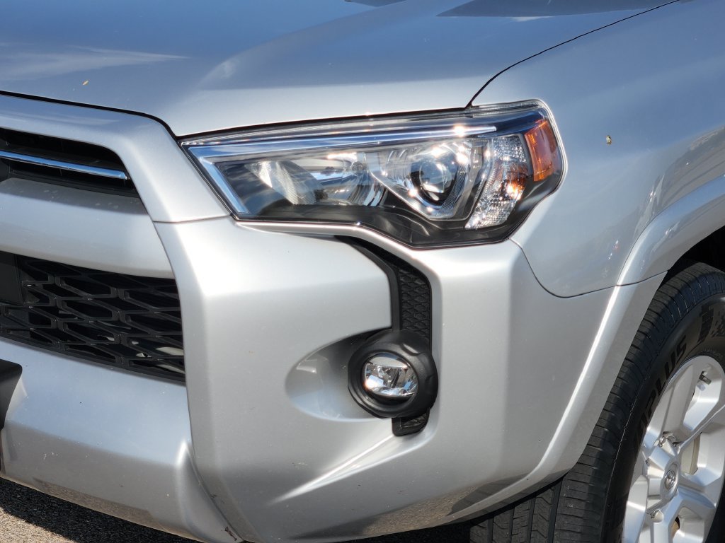 Used 2023 Toyota 4Runner SR5 Premium w/ Moonroof Package AWD/4WD image 5