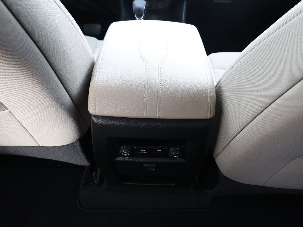 Used 2023 Chevrolet Traverse LS FWD image 22