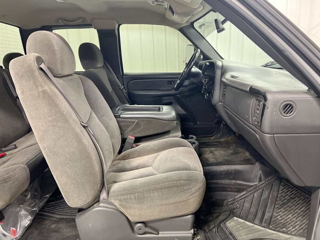 Used 2006 Chevrolet Silverado 2500 LT AWD/4WD image 18
