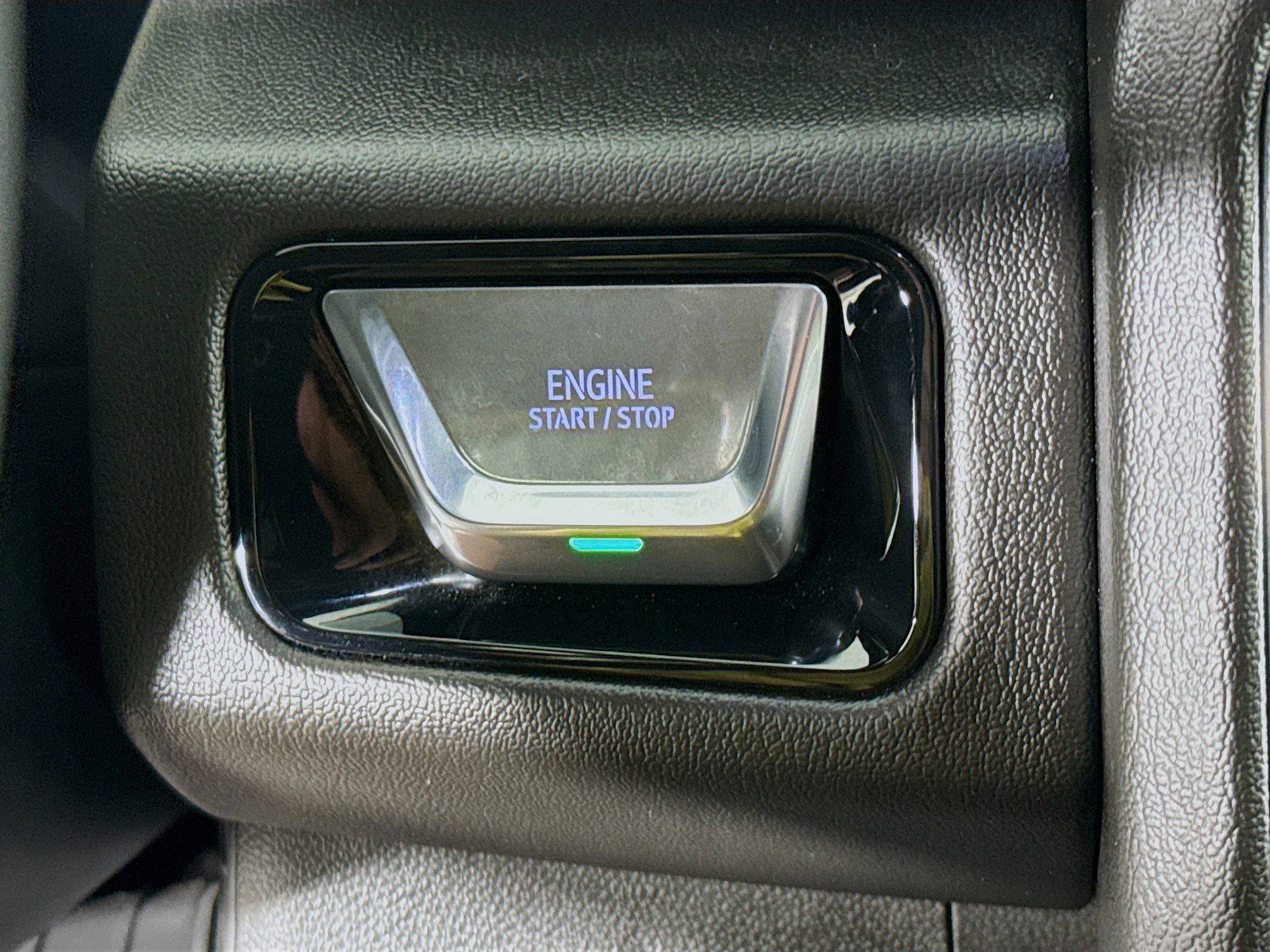 Used 2025 GMC Yukon XL Denali AWD/4WD image 19