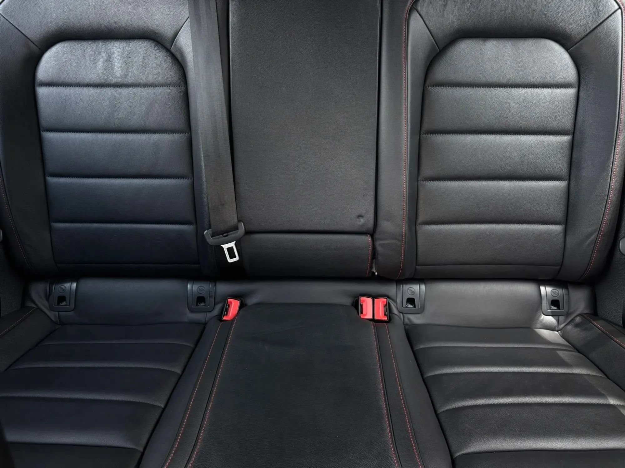 Used 2017 Volkswagen GTI SE FWD image 28