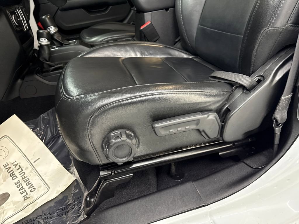 Used 2022 Jeep Wrangler Unlimited Sahara image 12