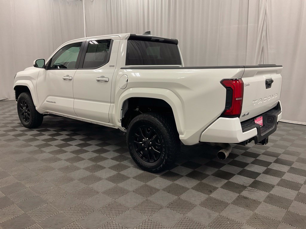 Used 2025 Toyota Tacoma SR5 AWD/4WD image 4