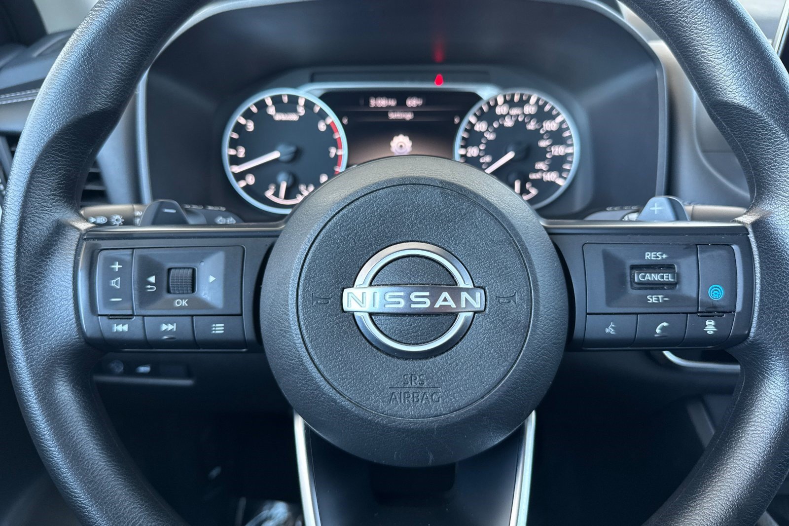 Used 2024 Nissan Rogue SV FWD image 15