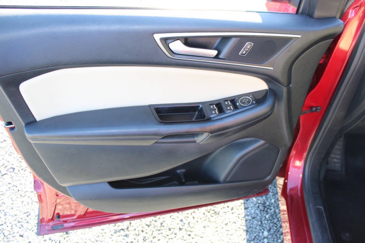 Used 2015 Ford Edge SEL w/ Equipment Group 201A AWD/4WD image 19