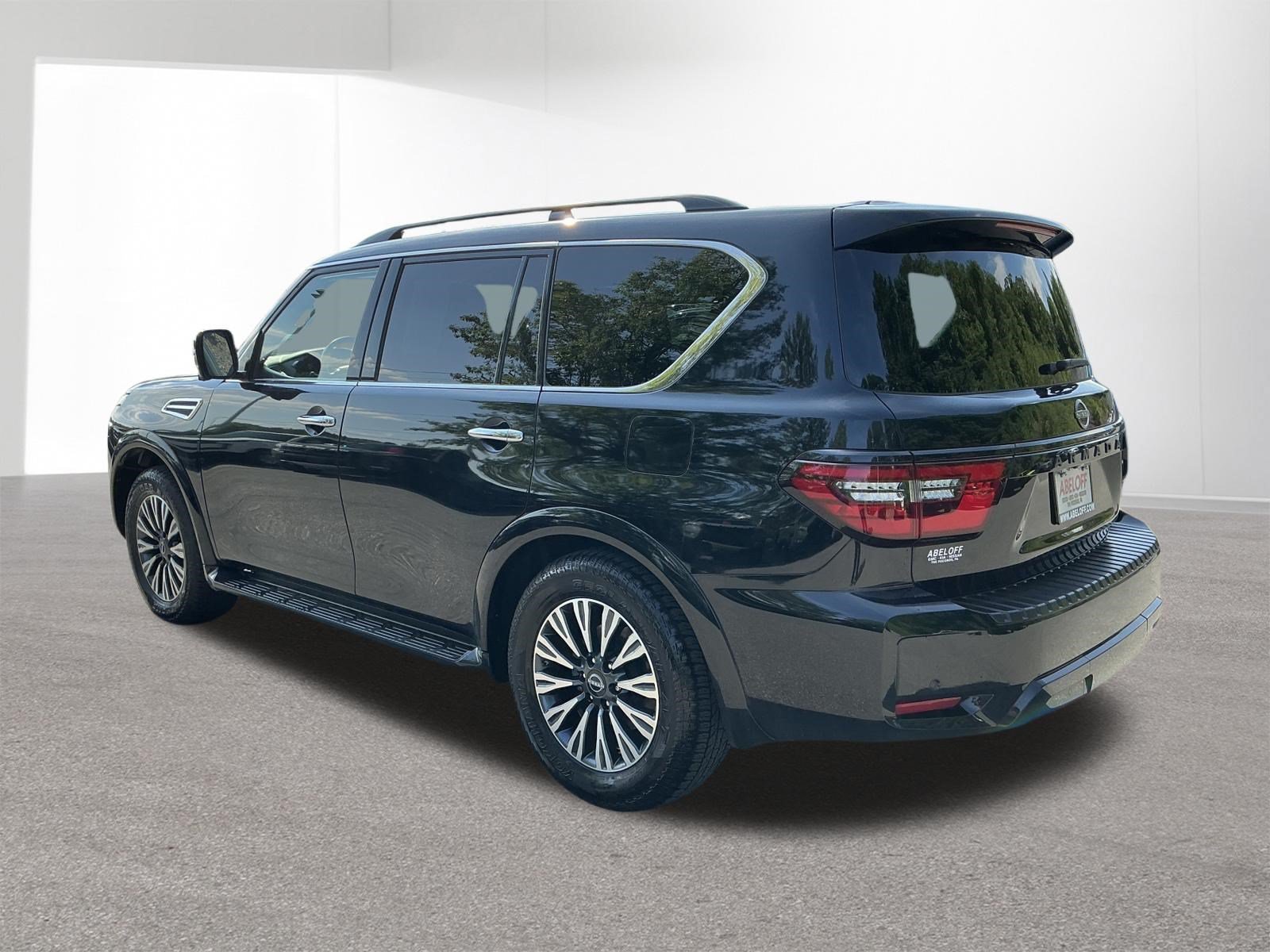 Used 2023 Nissan Armada SL w/ Midnight Edition Package AWD/4WD image 5