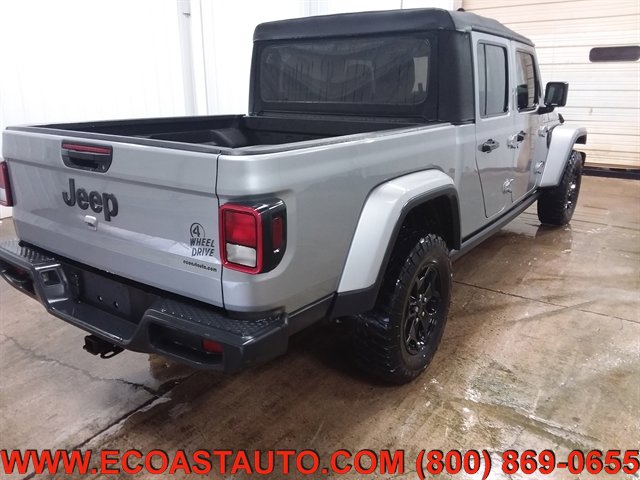 Used 2021 Jeep Gladiator Willys AWD/4WD image 6