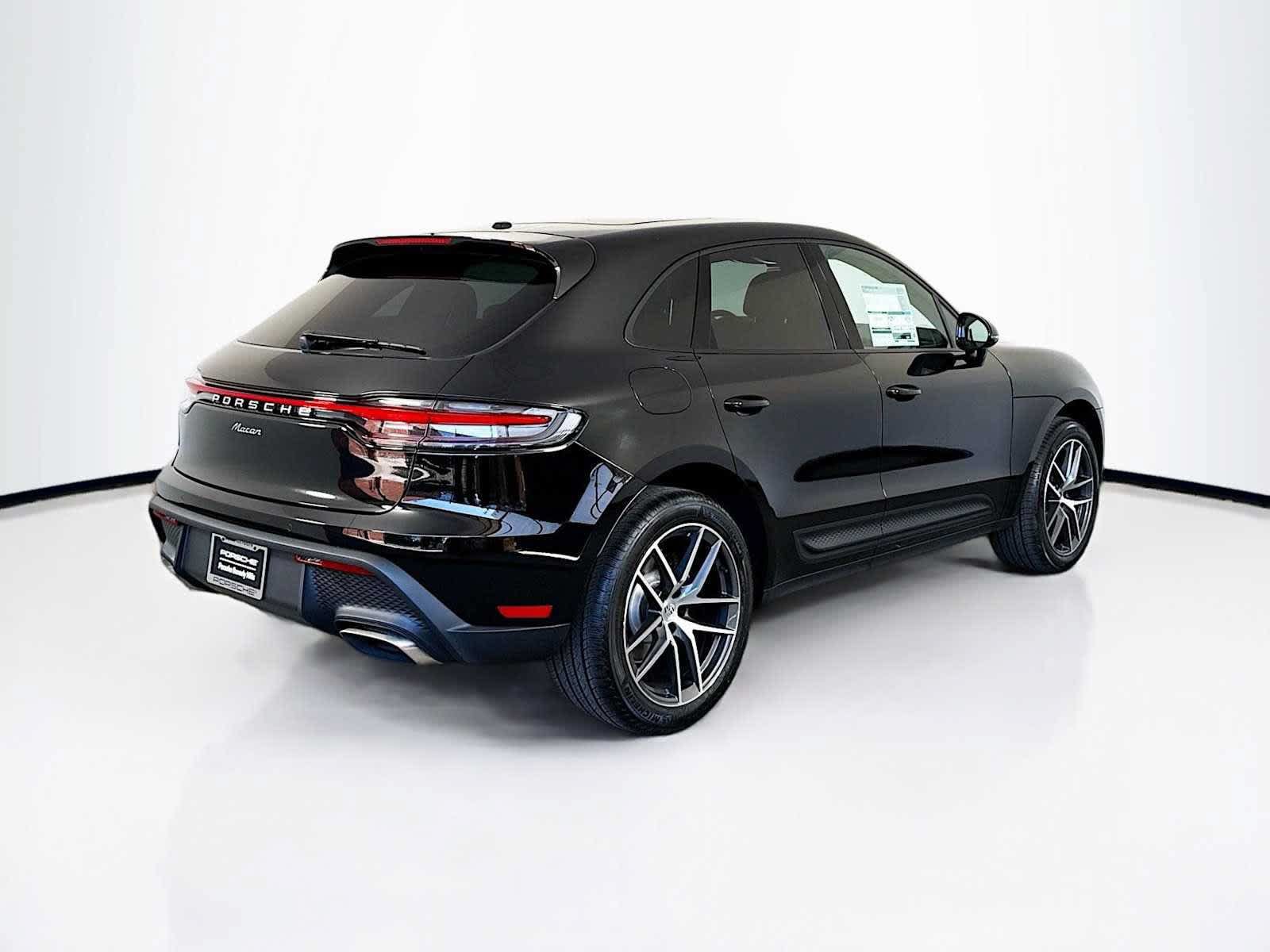 New 2025 Porsche Macan AWD/4WD image 9