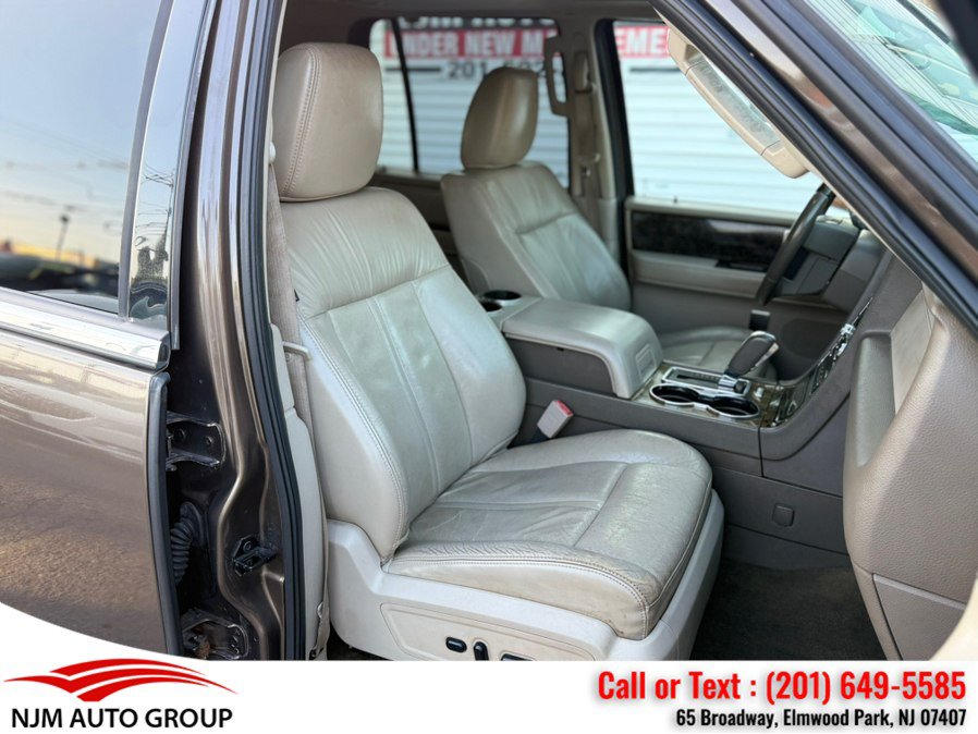 Used 2015 Lincoln Navigator 4WD image 14