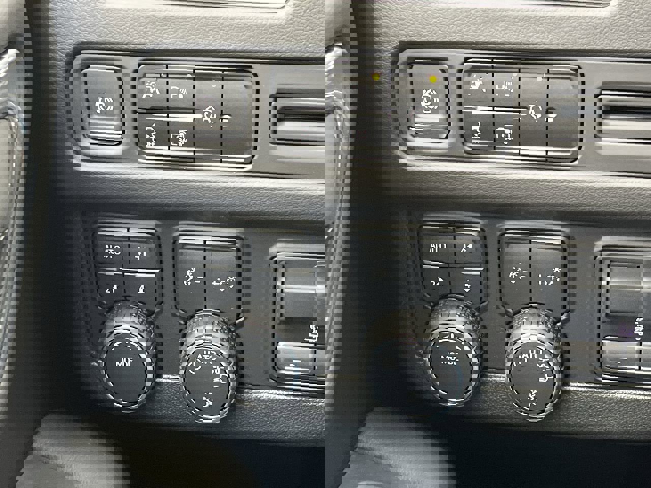 Certified 2024 Chevrolet Suburban RST w/ Luxury Package image 19