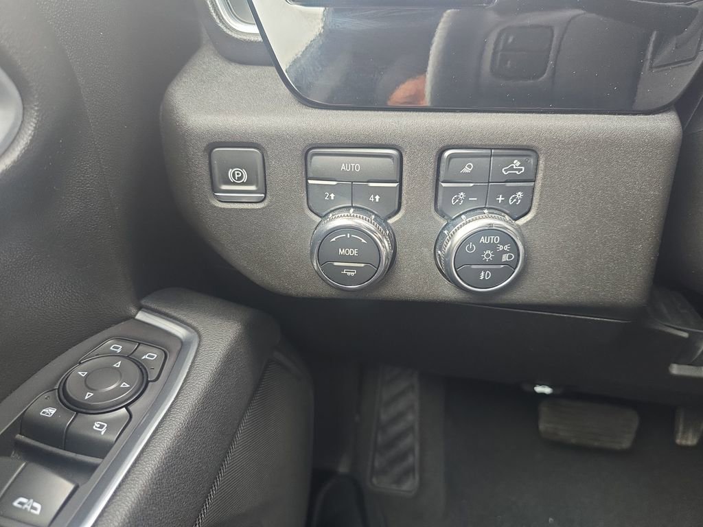 Used 2025 GMC Sierra 1500 SLT AWD/4WD image 25