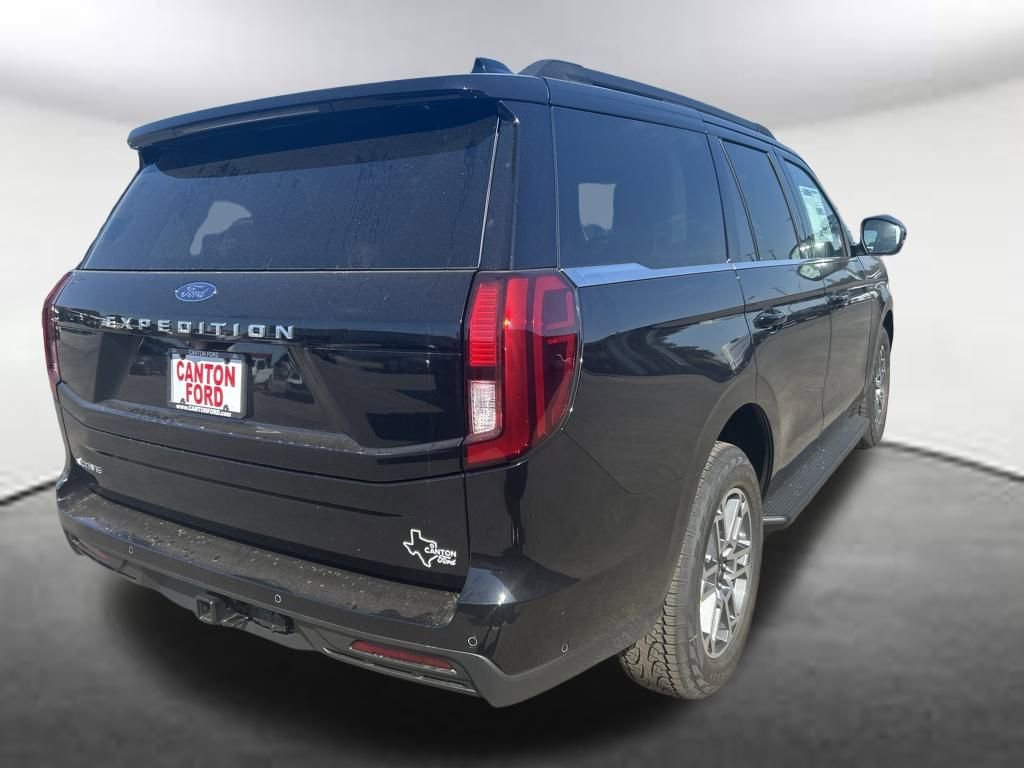 New 2025 Ford Expedition Active image 5