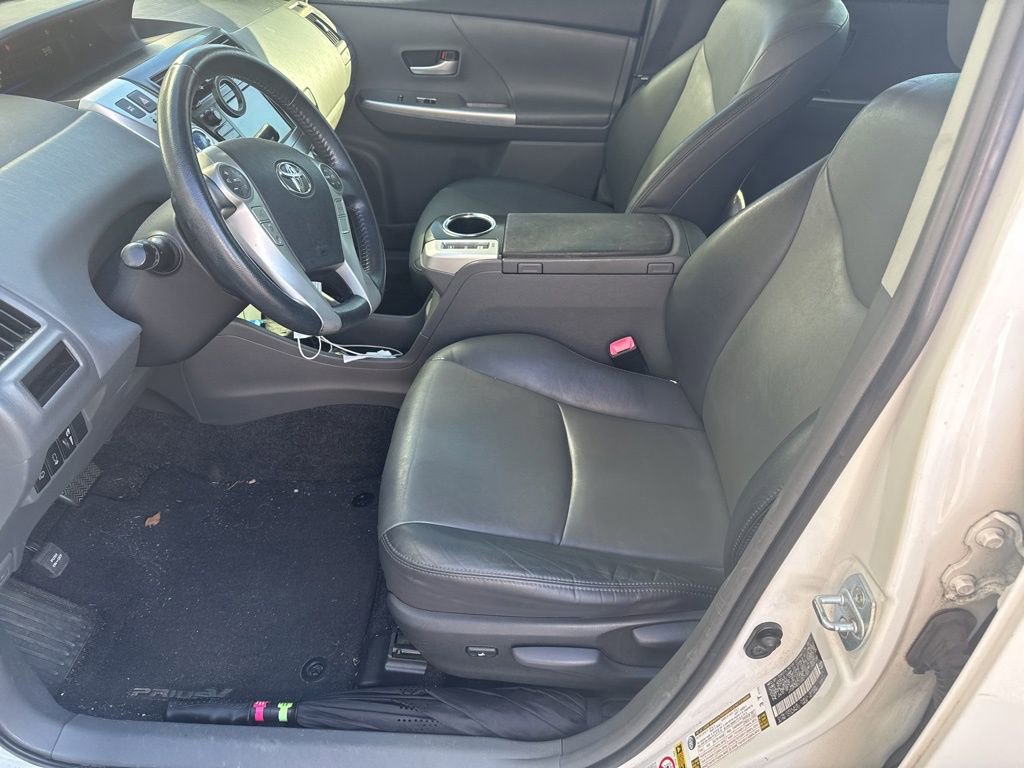Used 2013 Toyota Prius V Five image 4