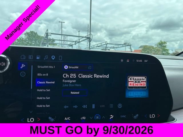 Used 2025 Chevrolet Suburban Z71 AWD/4WD image 24