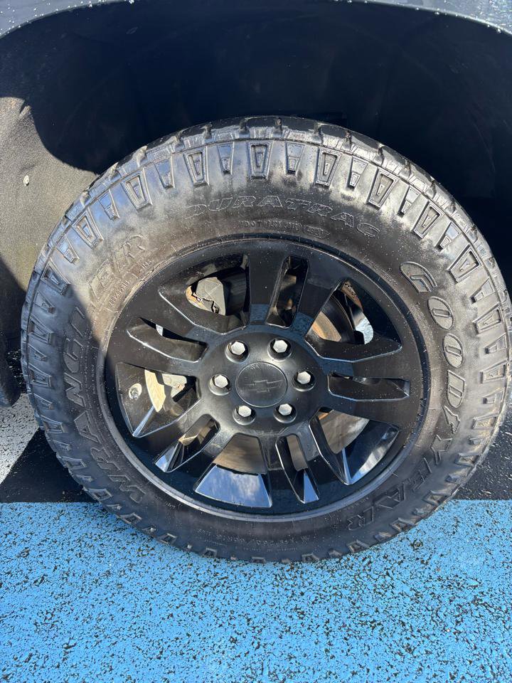 Used 2019 Chevrolet Suburban LT AWD/4WD image 33