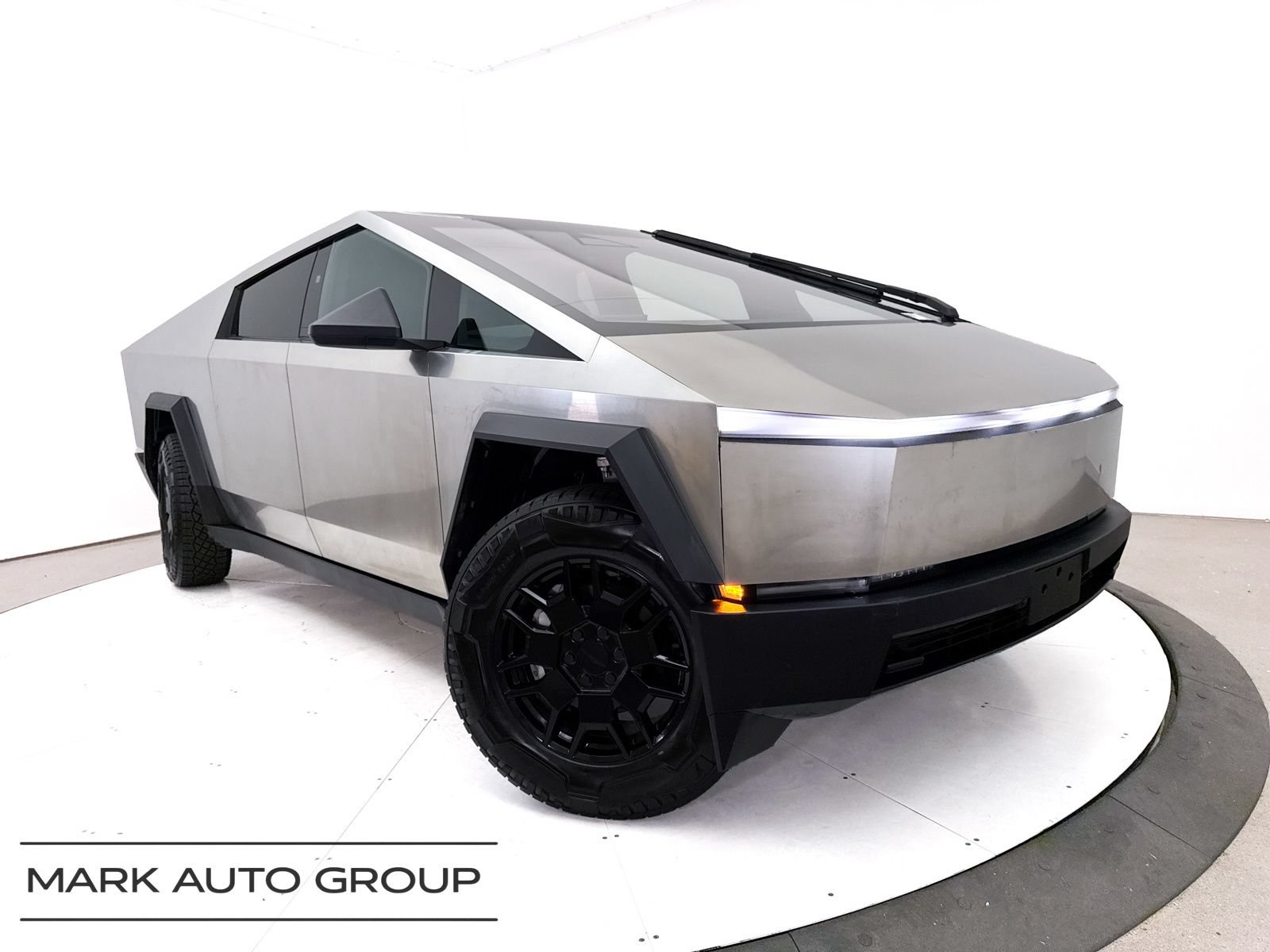Used 2024 Tesla Cybertruck AWD Crew Cab image 1