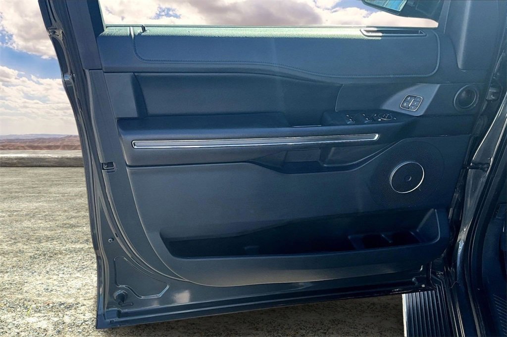 Used 2019 Ford Expedition Max XLT w/ Equipment Group 202A image 20
