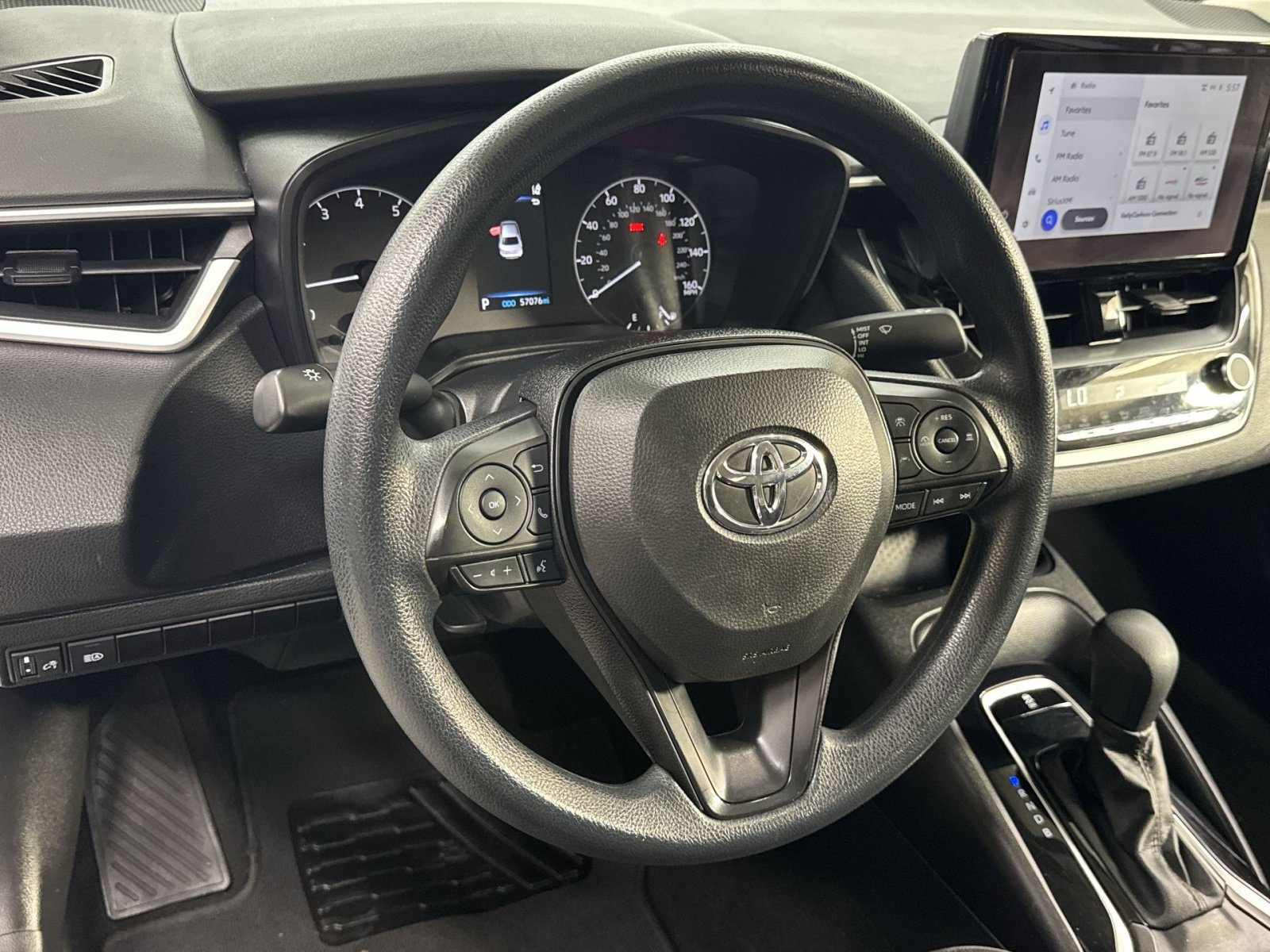 Used 2024 Toyota Corolla LE FWD image 28