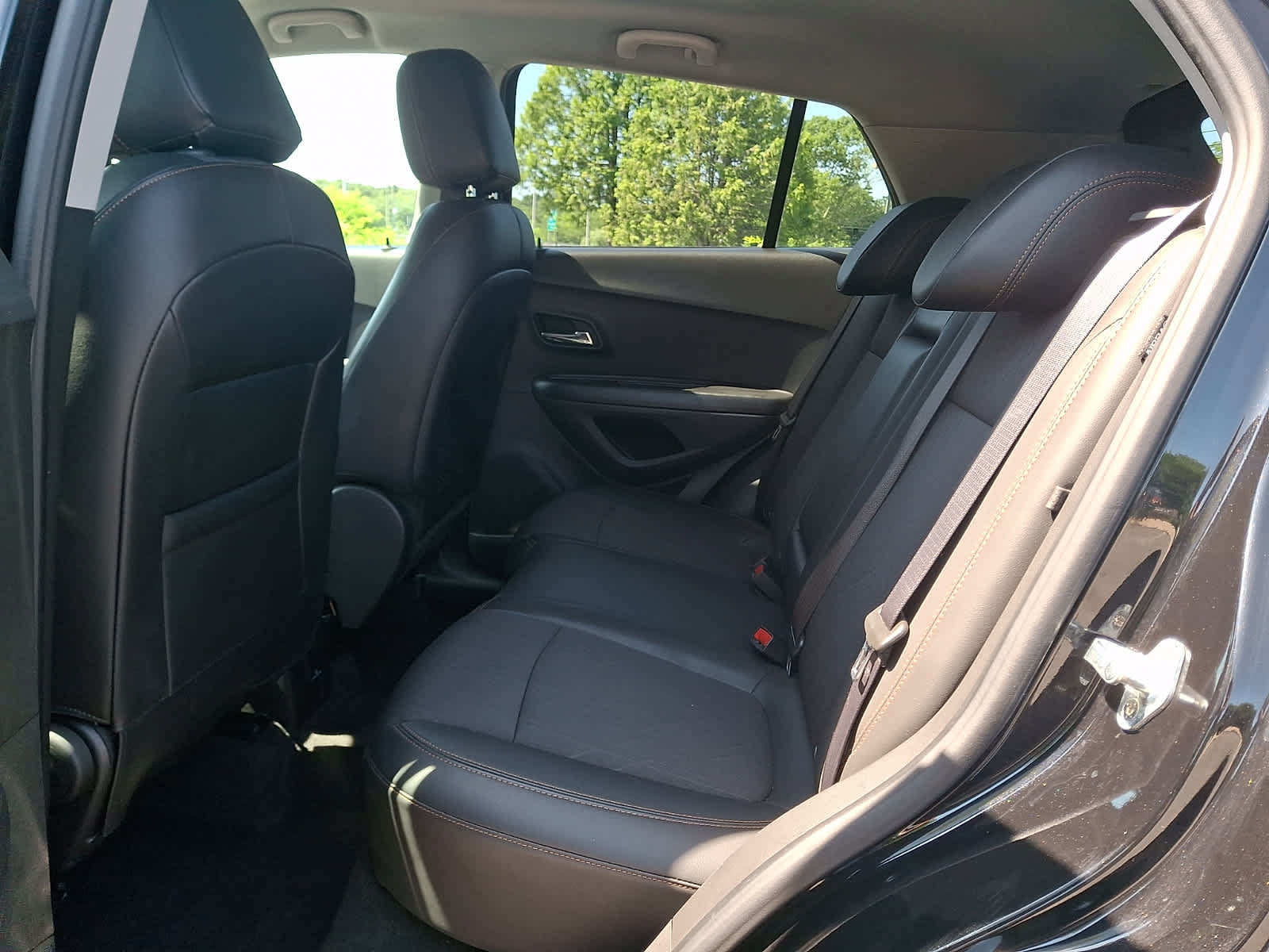 Used 2020 Chevrolet Trax LT w/ LT Convenience Package AWD/4WD image 12