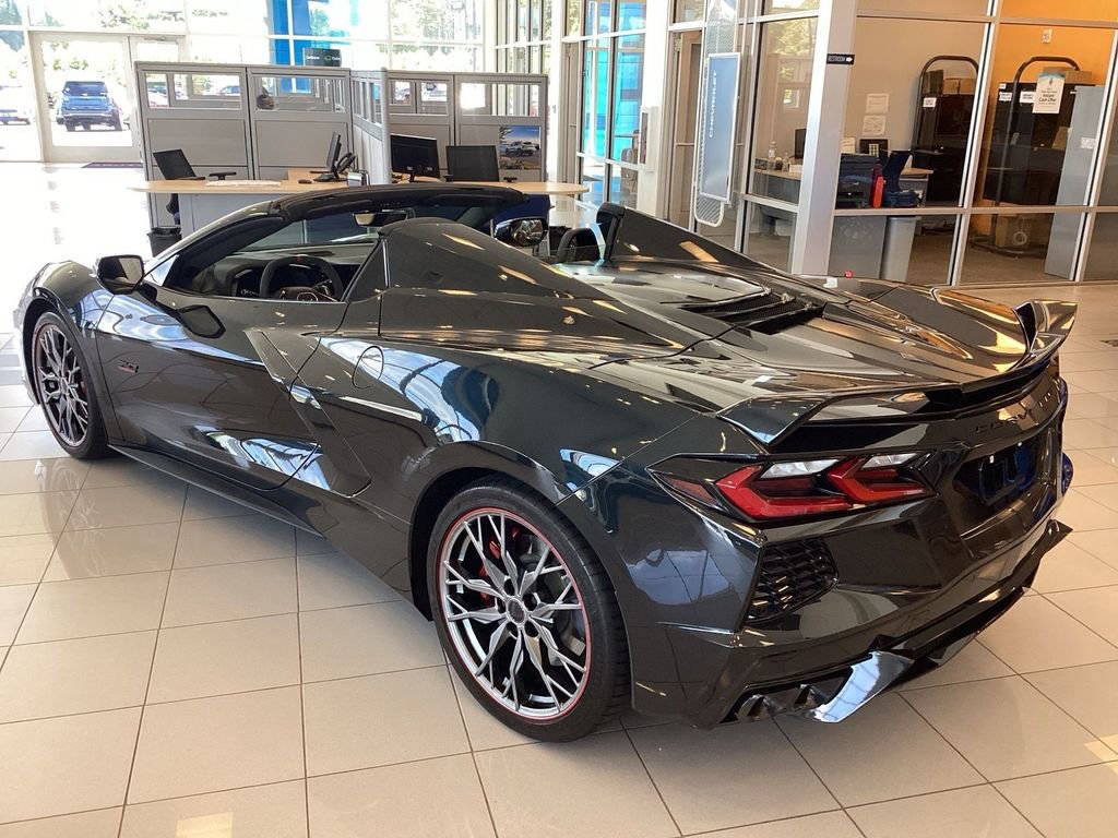 Used 2023 Chevrolet Corvette Stingray Premium Conv w/ Z51 Performance Package RWD image 2