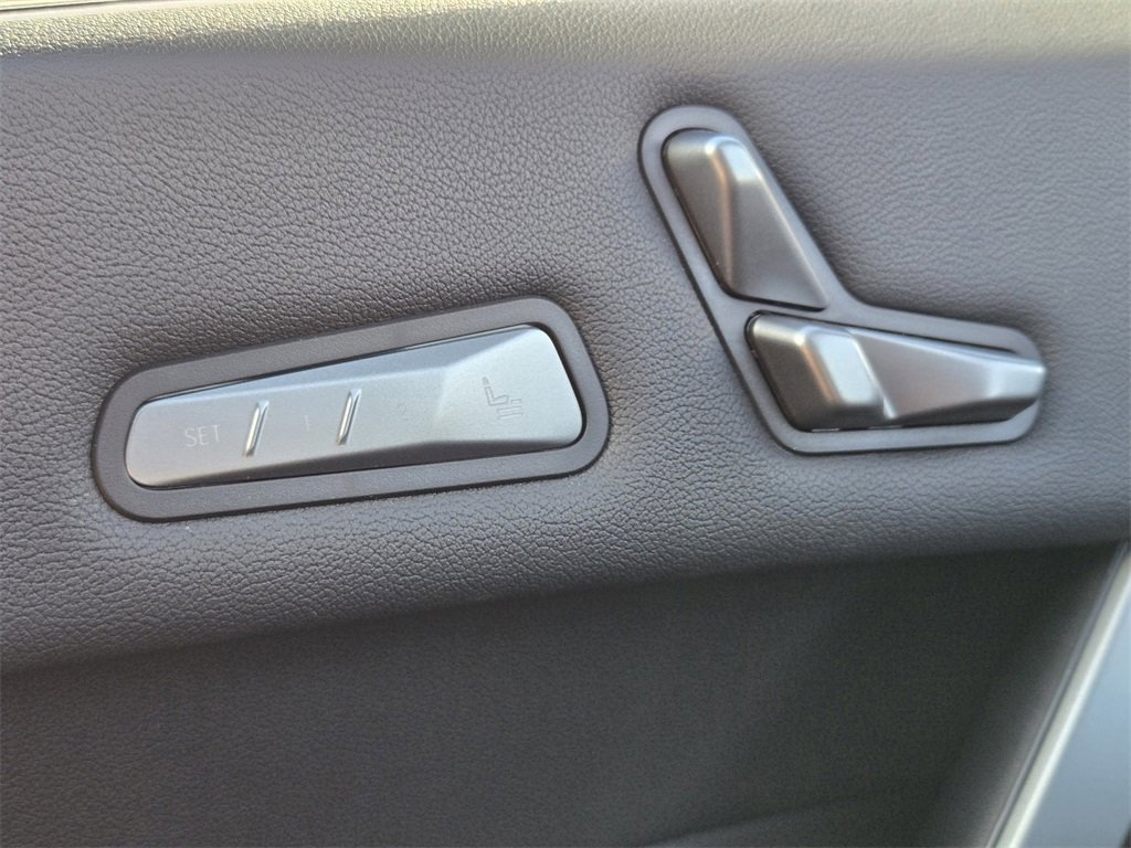 New 2026 BMW iX xDrive45 w/ M Sport Package image 25
