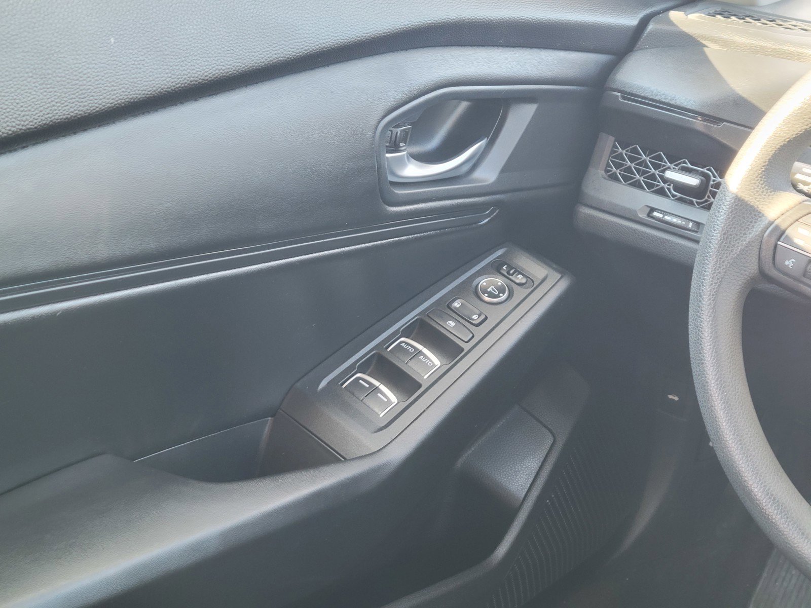 Used 2023 Honda Accord EX image 31