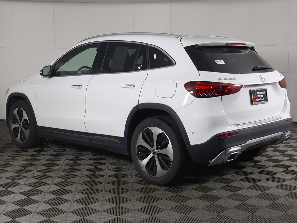 Used 2024 Mercedes-Benz GLA 250 4MATIC w/ Winter Heating Package image 7
