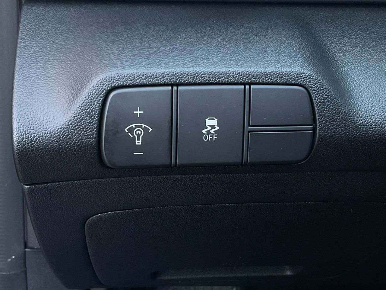 Used 2025 Hyundai Elantra SEL image 26