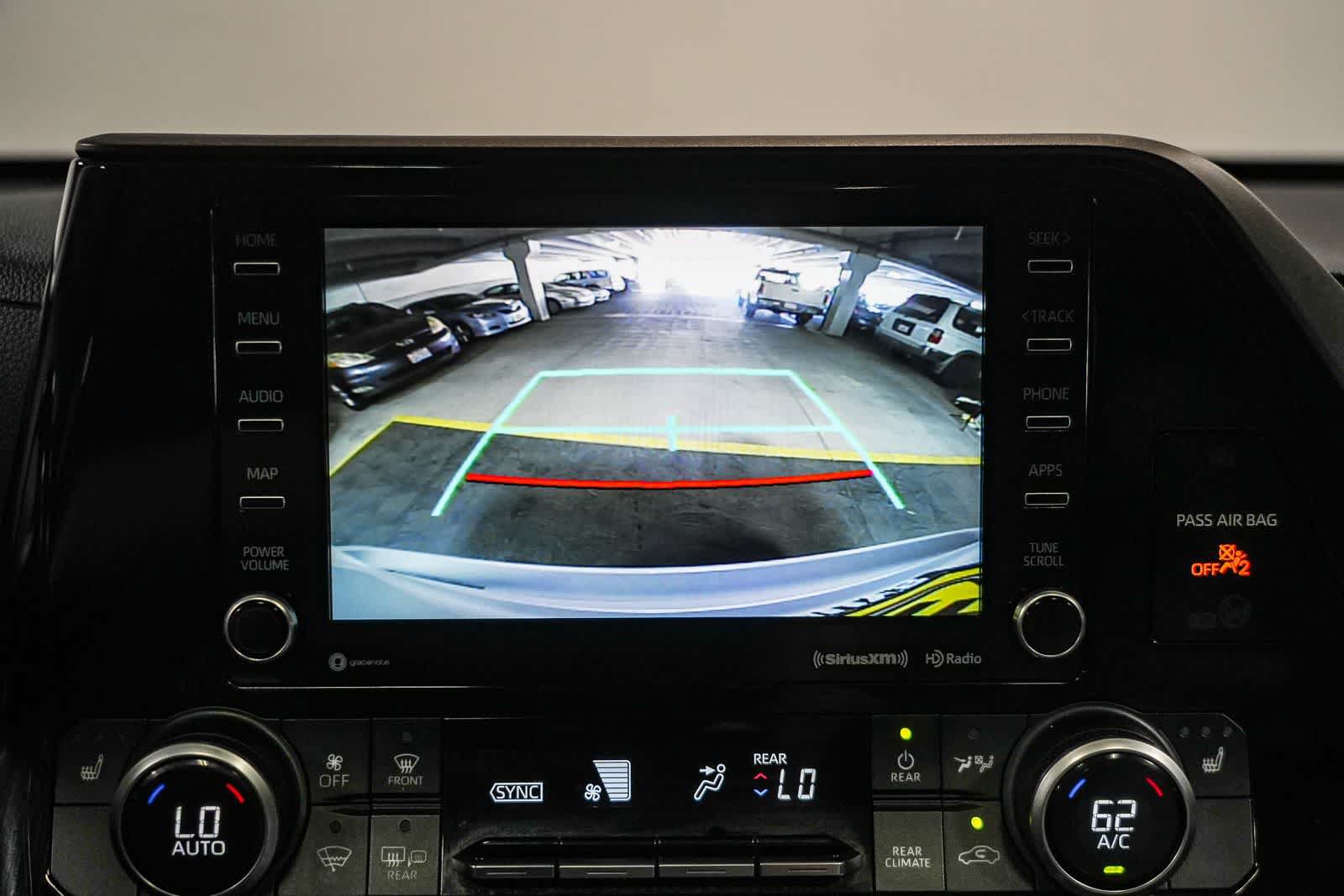 Used 2022 Toyota Highlander XLE AWD/4WD image 25