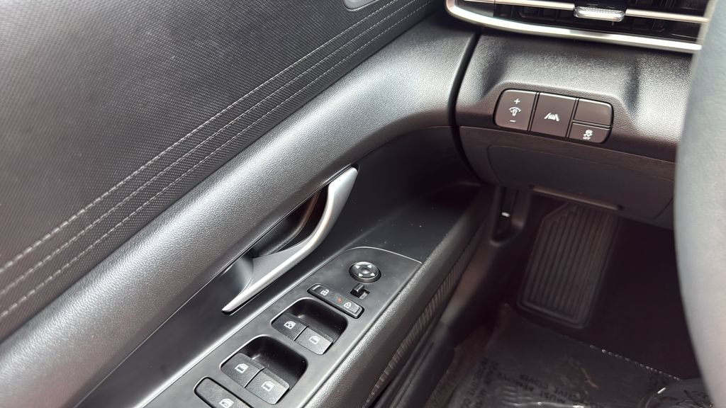 Used 2022 Hyundai Elantra SEL FWD image 19