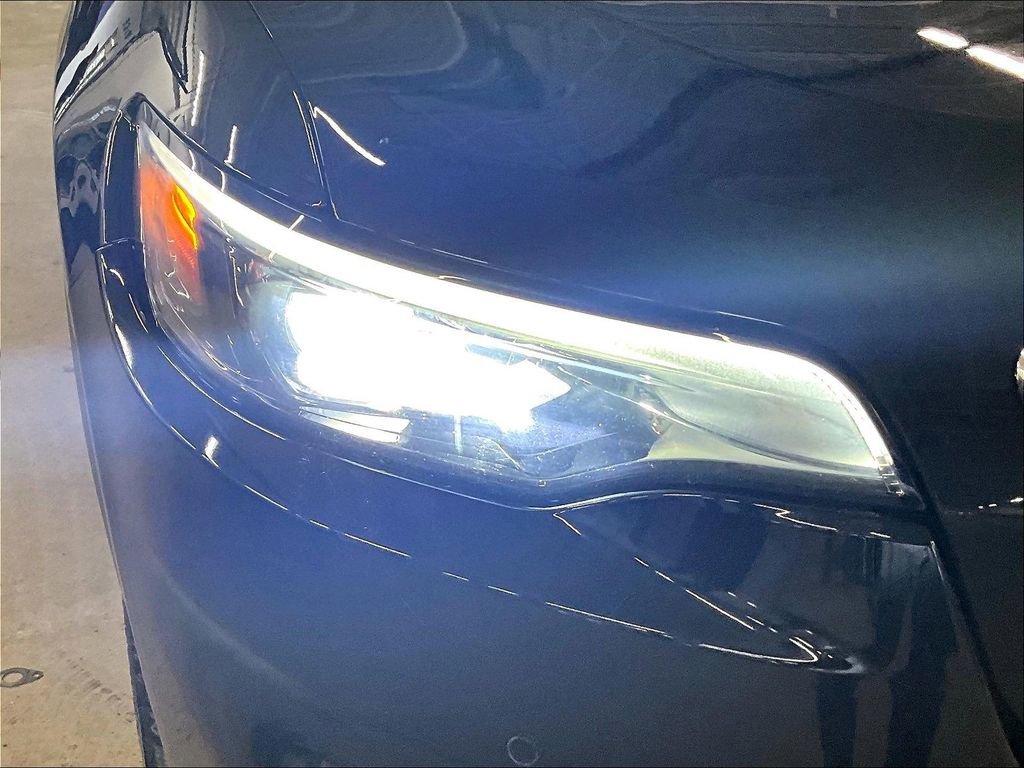 Used 2021 Jeep Cherokee Limited image 30