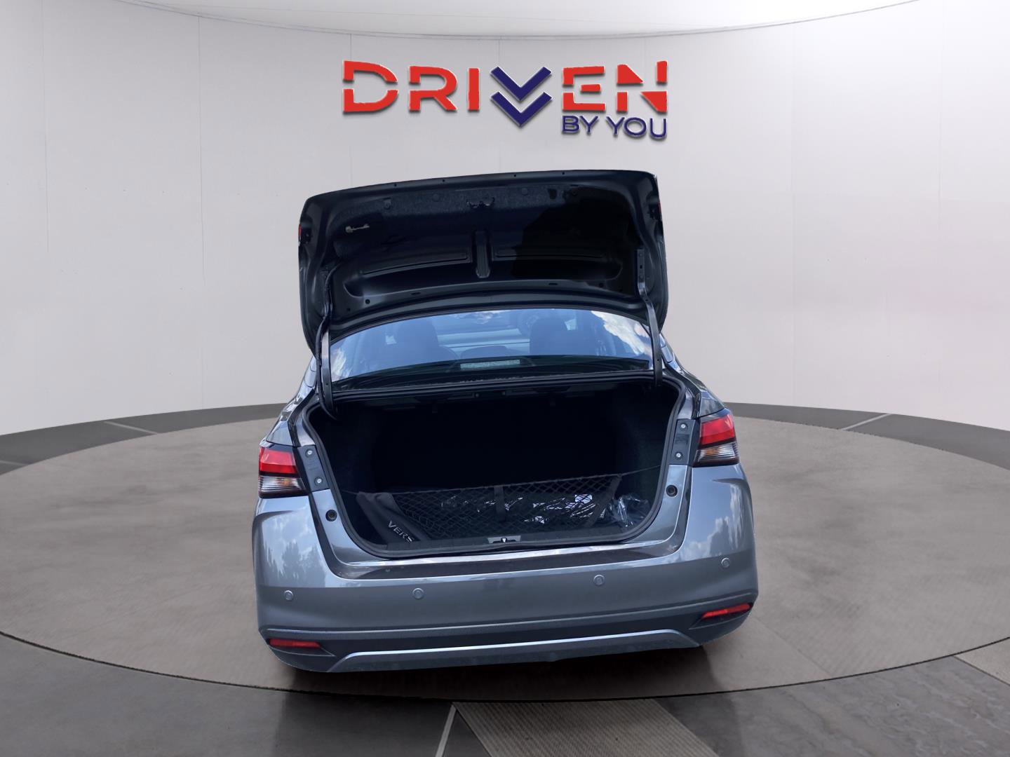 New 2025 Nissan Versa SR w/ Trunk Package image 5